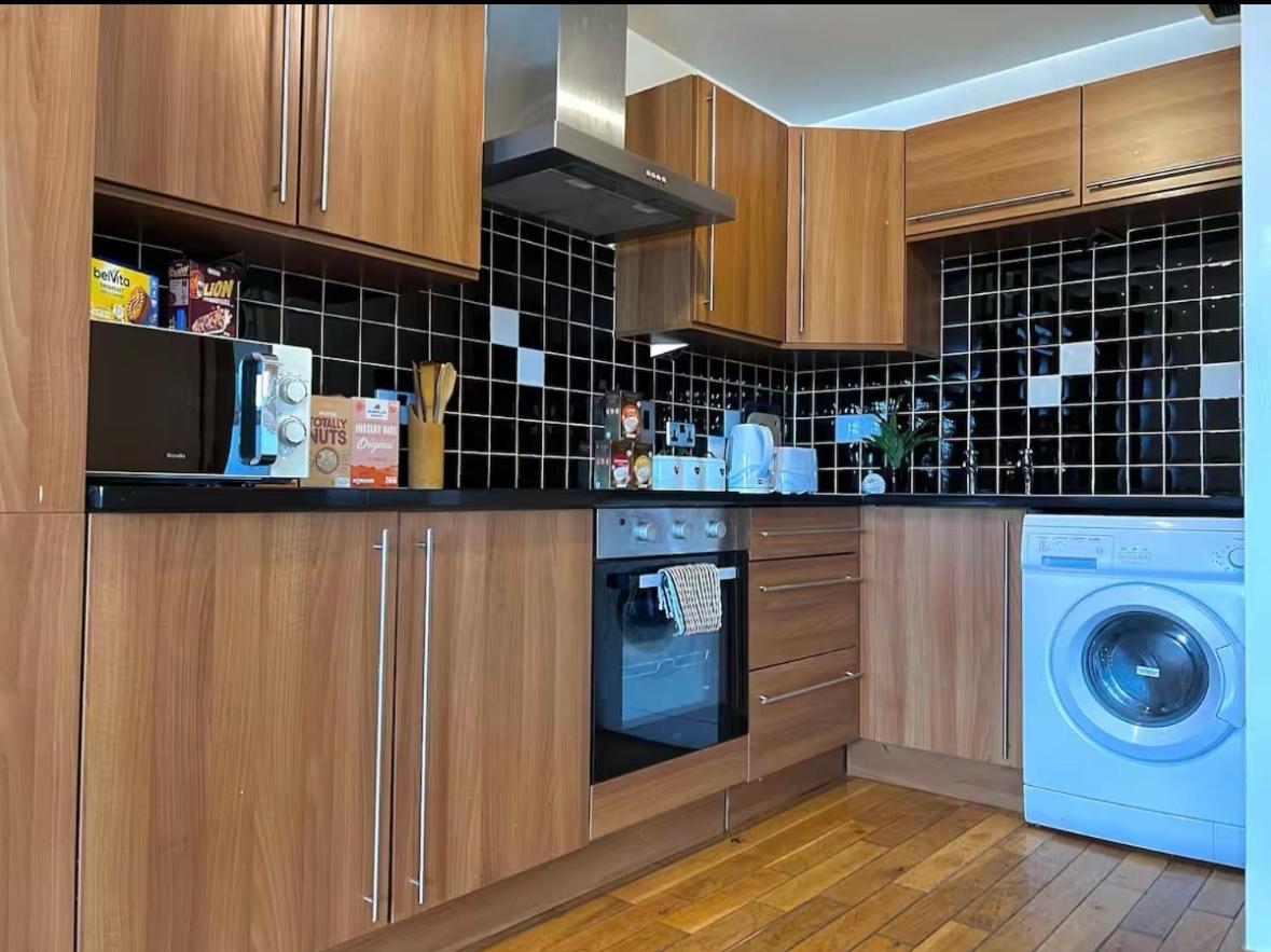 Cosy City Centre Apartment อินเวอร์เนส ภายนอก รูปภาพ