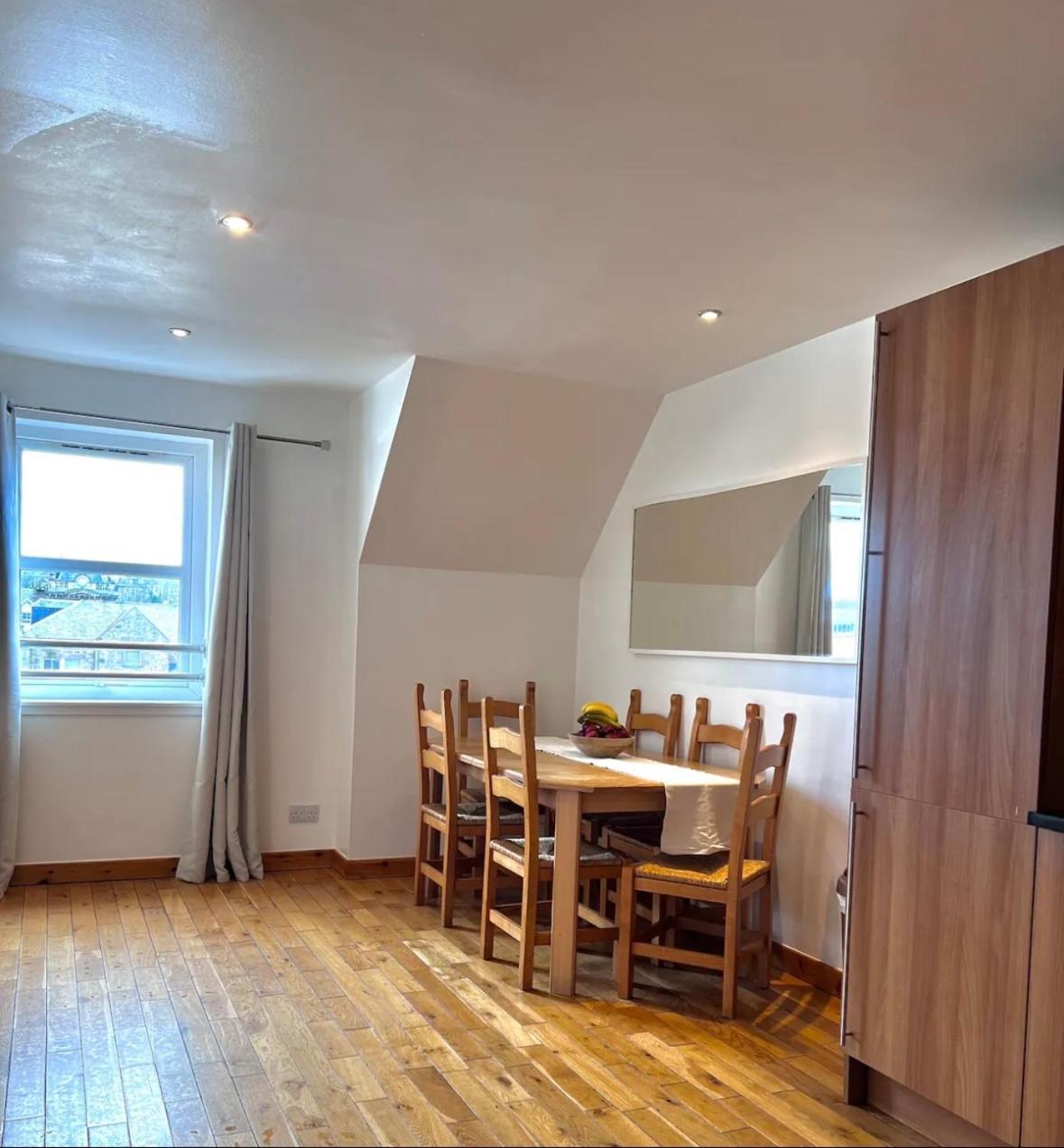 Cosy City Centre Apartment อินเวอร์เนส ภายนอก รูปภาพ
